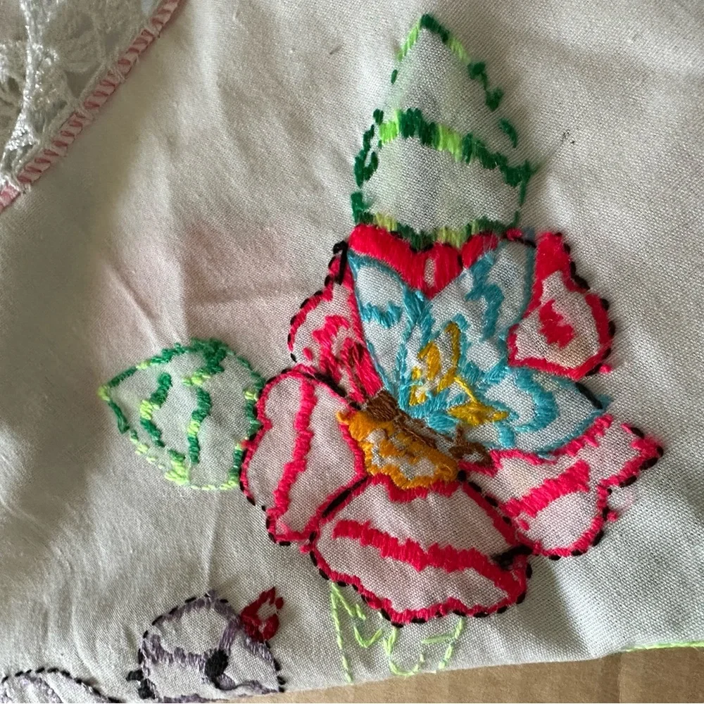 Embroidered Bird & Floral Lace Doily ⚠️ Stains 24 x 21 Large Piece